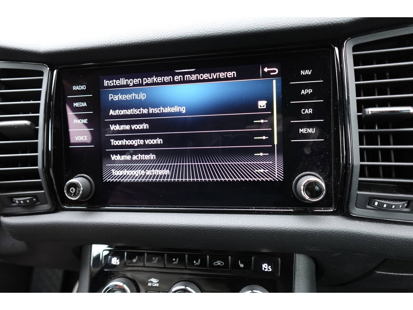 Škoda Kodiaq 1.5 TSI Business Edition Plus PANO CAM MEMORY