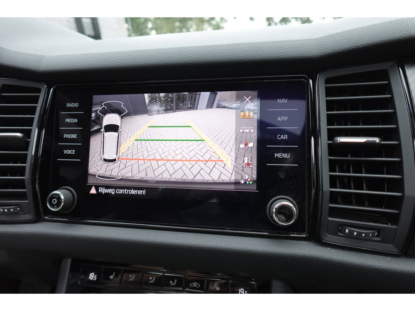 Škoda Kodiaq 1.5 TSI Business Edition Plus PANO CAM MEMORY