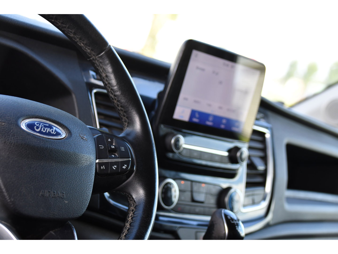 Ford Transit 350 2.0 TDCI L3H2 Limited PB Edition Camera, Cruise, Carplay, Stoelverwarming, 185pk, Trekhaak, Sensoren, LED, NAVI, Uniek!