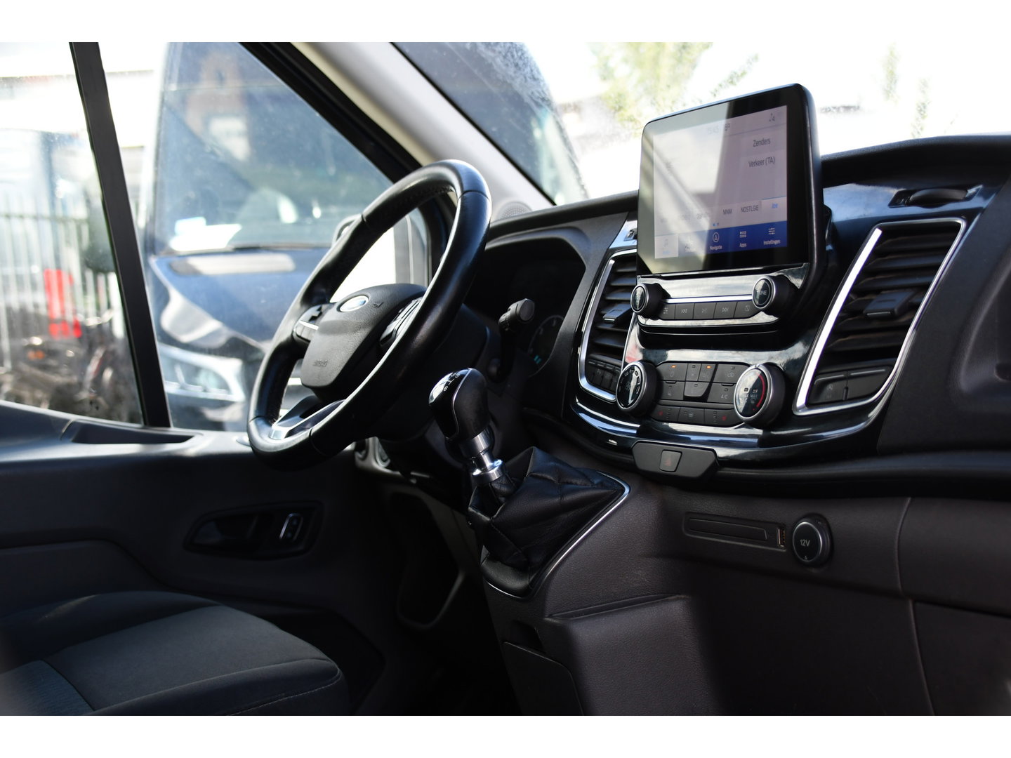 Ford Transit 350 2.0 TDCI L3H2 Limited PB Edition Camera, Cruise, Carplay, Stoelverwarming, 185pk, Trekhaak, Sensoren, LED, NAVI, Uniek!