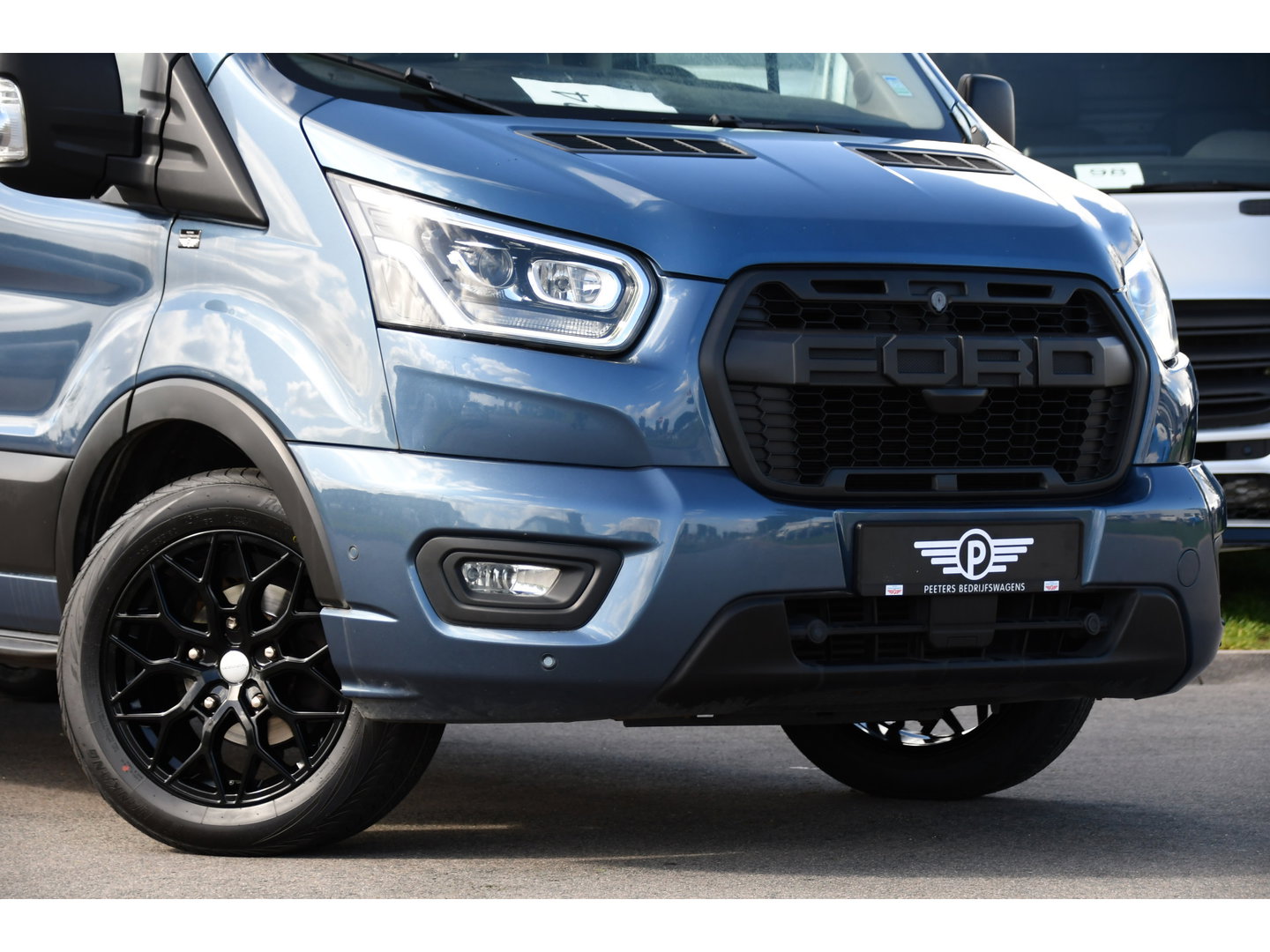 Ford Transit 350 2.0 TDCI L3H2 Limited PB Edition Camera, Cruise, Carplay, Stoelverwarming, 185pk, Trekhaak, Sensoren, LED, NAVI, Uniek!