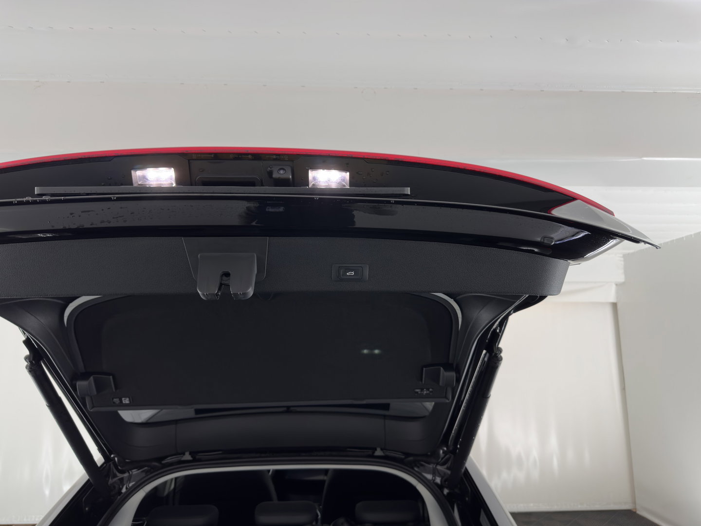 Audi e-tron Sportback 55 quattro Business edition Plus 95 kWh 3-Fase-11kW] {SoH-94%} *PANO | LEATHER | ADAPTIVE-CRUISE | MEMORY-PACK | FULL-LED | DIGI-COCKPIT | KEYLESS | CAMERA | PRIVACY-GLASS | HEATED-COMFORTSEATS | DAB+ | 21''ALU*