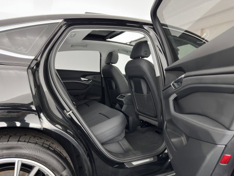Audi e-tron Sportback 55 quattro Business edition Plus 95 kWh 3-Fase-11kW] {SoH-94%} *PANO | LEATHER | ADAPTIVE-CRUISE | MEMORY-PACK | FULL-LED | DIGI-COCKPIT | KEYLESS | CAMERA | PRIVACY-GLASS | HEATED-COMFORTSEATS | DAB+ | 21''ALU*