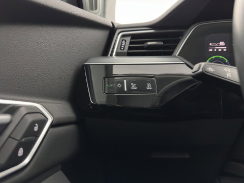Audi e-tron Sportback 55 quattro Business edition Plus 95 kWh 3-Fase-11kW] {SoH-94%} *PANO | LEATHER | ADAPTIVE-CRUISE | MEMORY-PACK | FULL-LED | DIGI-COCKPIT | KEYLESS | CAMERA | PRIVACY-GLASS | HEATED-COMFORTSEATS | DAB+ | 21''ALU*