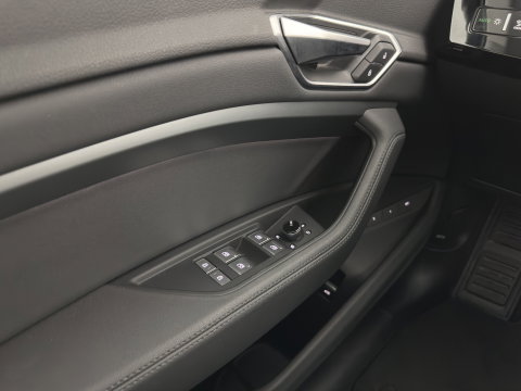 Audi e-tron Sportback 55 quattro Business edition Plus 95 kWh 3-Fase-11kW] {SoH-94%} *PANO | LEATHER | ADAPTIVE-CRUISE | MEMORY-PACK | FULL-LED | DIGI-COCKPIT | KEYLESS | CAMERA | PRIVACY-GLASS | HEATED-COMFORTSEATS | DAB+ | 21''ALU*