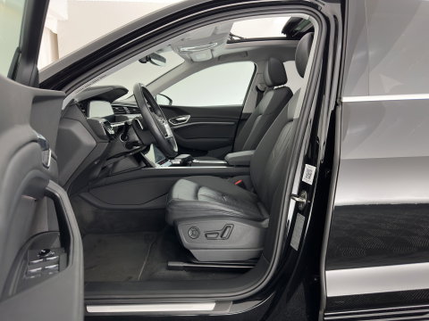 Audi e-tron Sportback 55 quattro Business edition Plus 95 kWh 3-Fase-11kW] {SoH-94%} *PANO | LEATHER | ADAPTIVE-CRUISE | MEMORY-PACK | FULL-LED | DIGI-COCKPIT | KEYLESS | CAMERA | PRIVACY-GLASS | HEATED-COMFORTSEATS | DAB+ | 21''ALU*