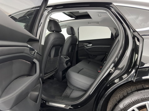 Audi e-tron Sportback 55 quattro Business edition Plus 95 kWh 3-Fase-11kW] {SoH-94%} *PANO | LEATHER | ADAPTIVE-CRUISE | MEMORY-PACK | FULL-LED | DIGI-COCKPIT | KEYLESS | CAMERA | PRIVACY-GLASS | HEATED-COMFORTSEATS | DAB+ | 21''ALU*