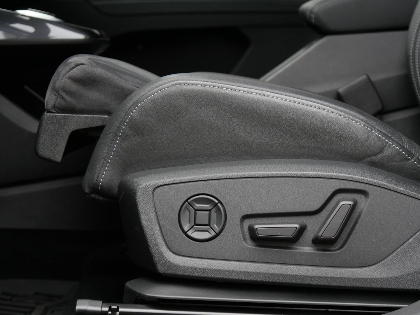 Audi Q4 Sportback e-tron 40 S-EDITION/ ELEKT. STOELEN/ BLINDSPOT/ HEAD-UP/ SONOS AUDIO/ SOH 95%