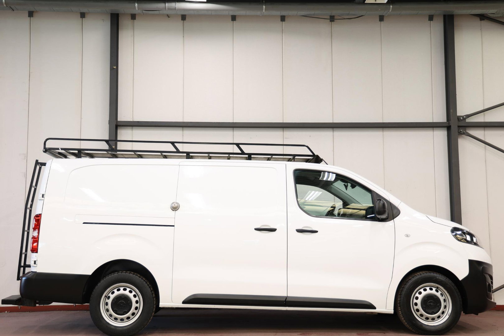 Opel Vivaro 2.0 CDTI L3H1 LANG IMPERIAAL 2500 KG TREKHAAK
