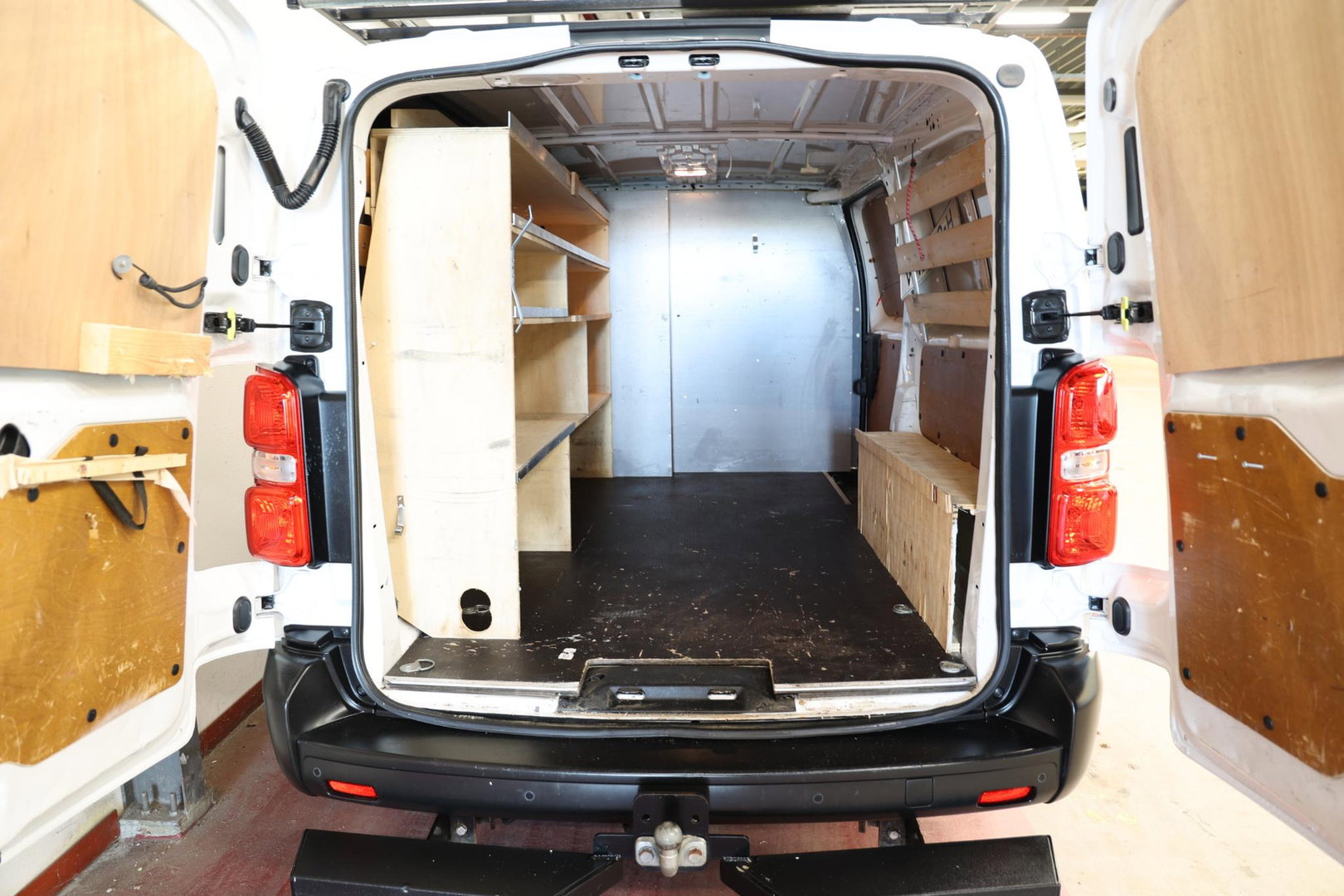 Opel Vivaro 2.0 CDTI L3H1 LANG IMPERIAAL 2500 KG TREKHAAK