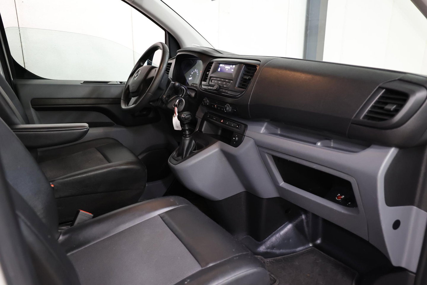 Opel Vivaro 2.0 CDTI L3H1 LANG IMPERIAAL 2500 KG TREKHAAK