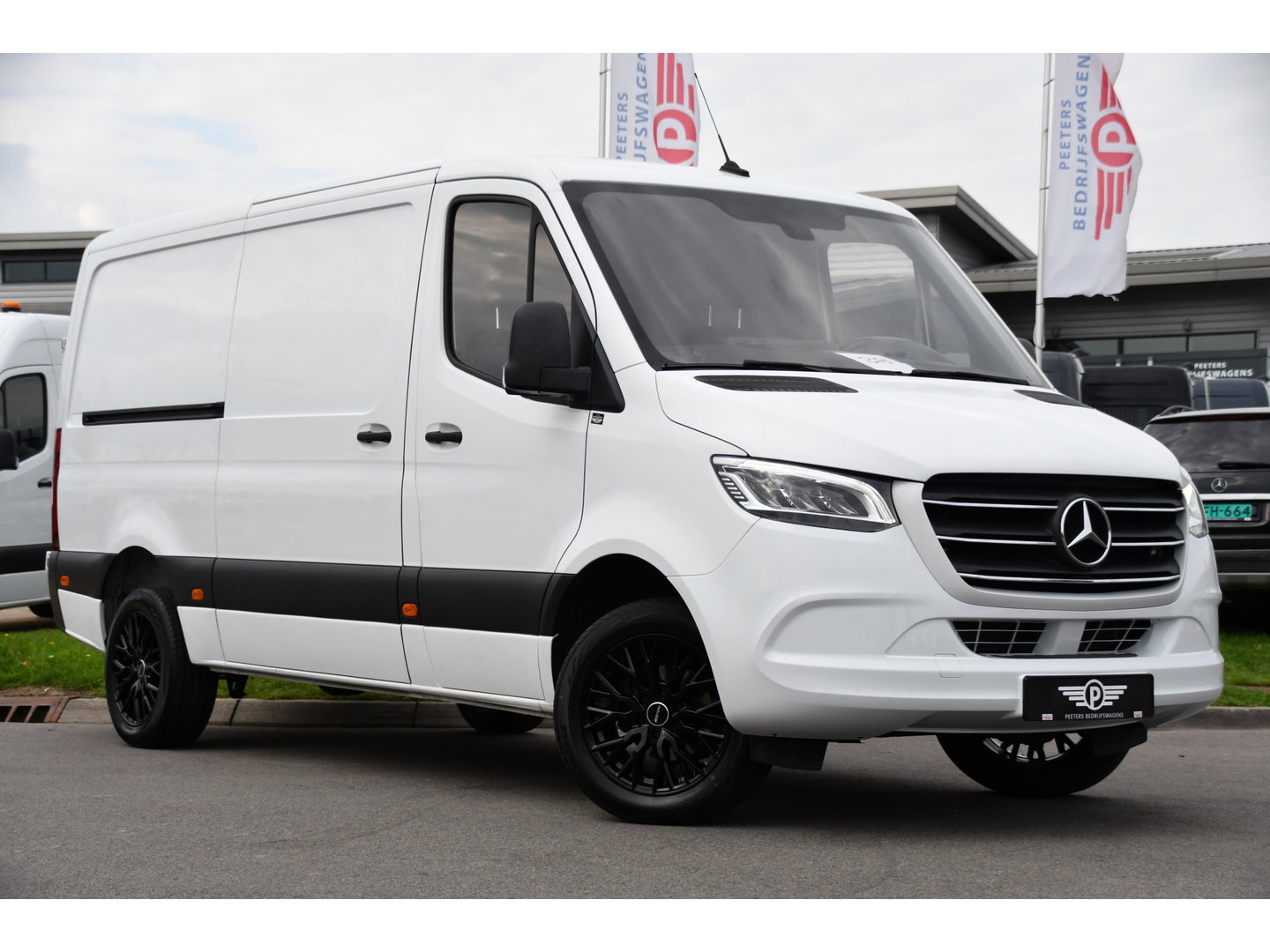 Mercedes-Benz Sprinter 319 V6 3.0 CDI L2H1 PB Edition Adaptieve Cruise, Carplay, Camera, LED, Automaat, Trekhaak, Multimedia, 190pk, Geveerde Stoel, Uniek!