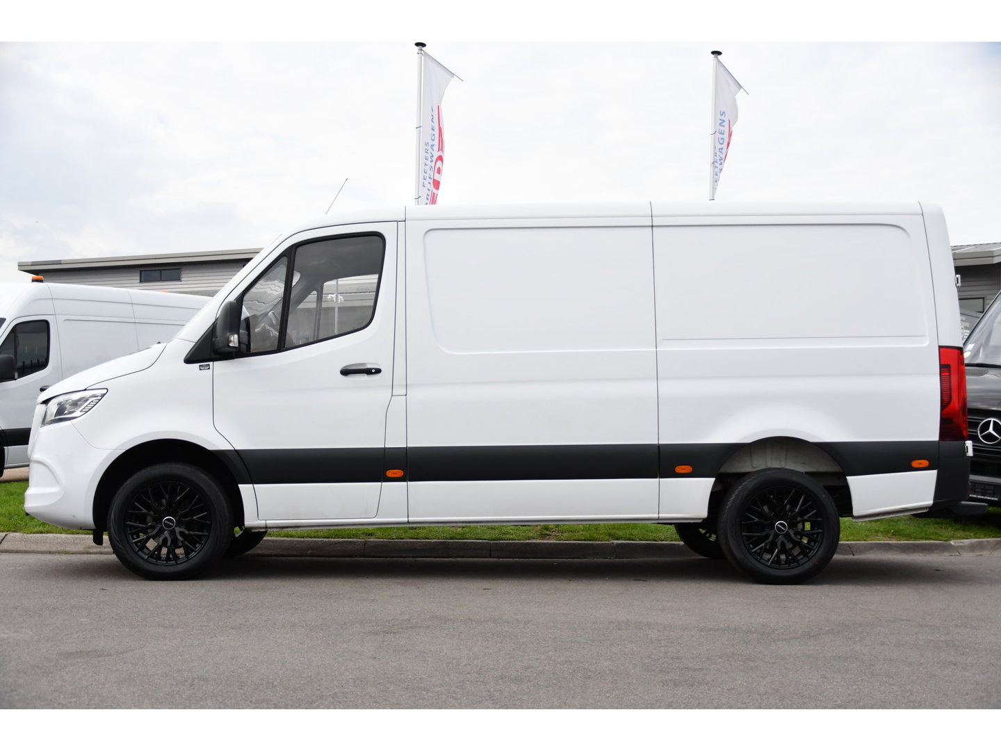Mercedes-Benz Sprinter 319 V6 3.0 CDI L2H1 PB Edition Adaptieve Cruise, Carplay, Camera, LED, Automaat, Trekhaak, Multimedia, 190pk, Geveerde Stoel, Uniek!
