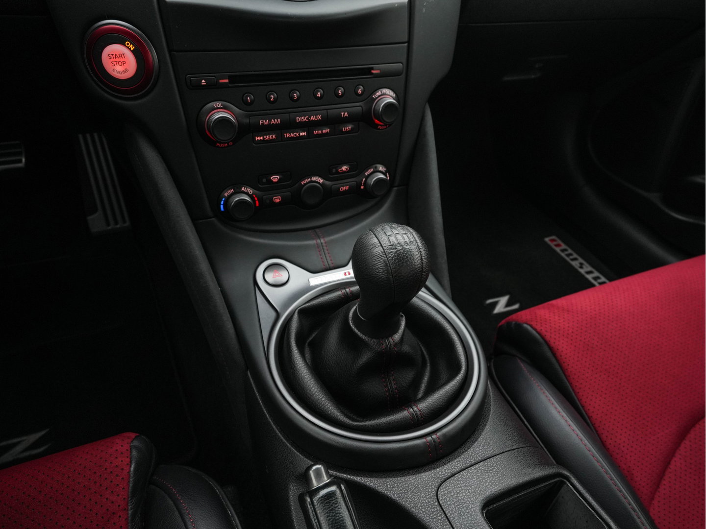 Nissan 370Z 3.7 V6 Nismo *LEATHER-MICROFIBRE | XENON | RECARO-SPORTSEATS | BOSE-SOUND | CAMERA | NAVI-FULLMAP | KEYLESS | ECC | CRUISE | 19''ALU*