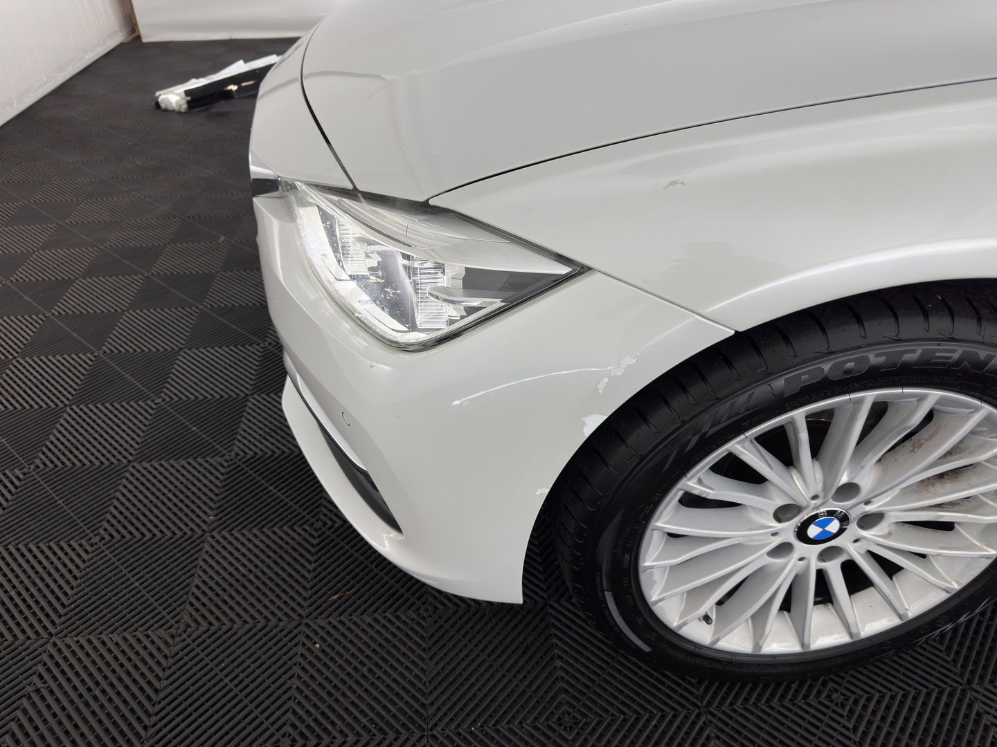 BMW 3 Serie Touring 318i Luxury Edition (INCL.BTW) Aut. *PANO | LEATHER | FULL-LED | HEATED-SPORTSEATS | DIGI-COCKPIT | NAVI-FULLMAP | ECC | PDC | CRUISE | 17''ALU | TOWBAR*