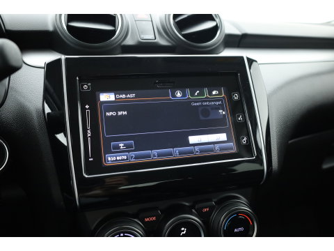 Suzuki Swift 1.2 Style Smart Hybrid | Camera | Adapt. Cruise | Dodehoek | Stoelverw. | NAV+Carplay | Keyless | PDC V