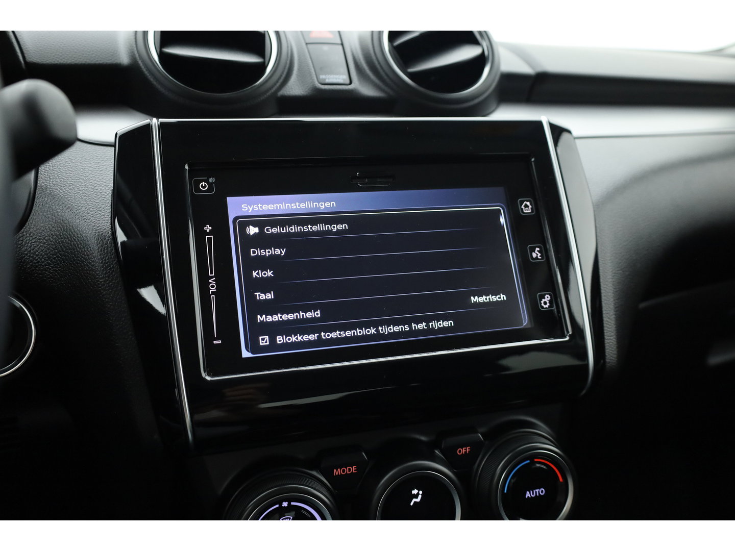 Suzuki Swift 1.2 Style Smart Hybrid | Camera | Adapt. Cruise | Dodehoek | Stoelverw. | NAV+Carplay | Keyless | PDC V