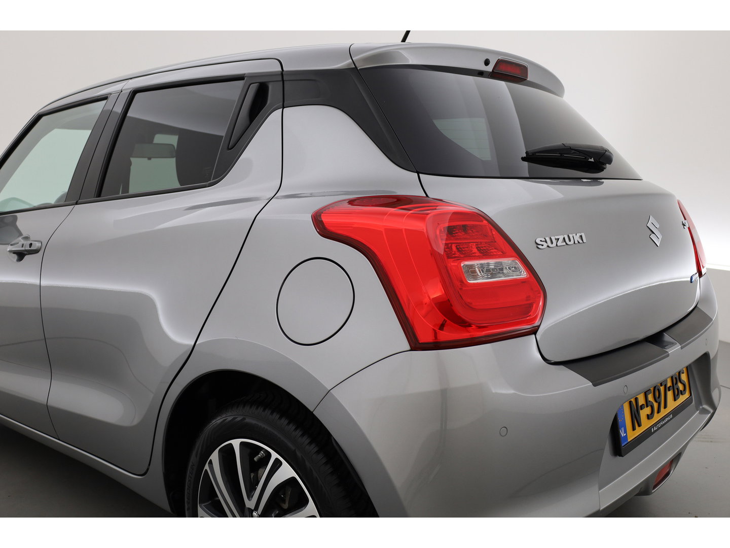 Suzuki Swift 1.2 Style Smart Hybrid | Camera | Adapt. Cruise | Dodehoek | Stoelverw. | NAV+Carplay | Keyless | PDC V