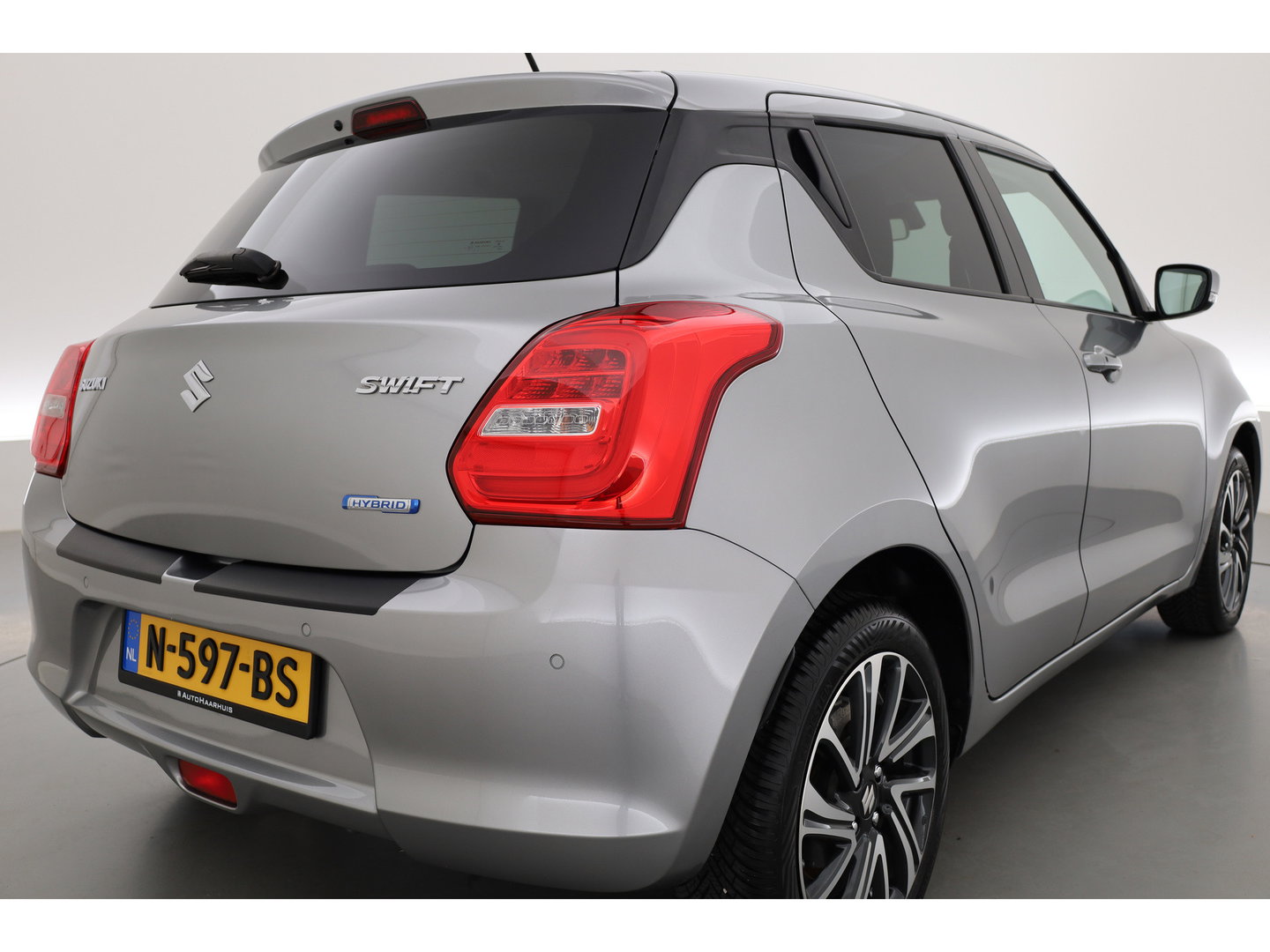 Suzuki Swift 1.2 Style Smart Hybrid | Camera | Adapt. Cruise | Dodehoek | Stoelverw. | NAV+Carplay | Keyless | PDC V