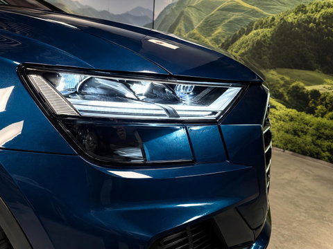Audi Q8 55 TFSI e quattro Pro S-Line S-Line interieur l Luchtvering l Trekhaak l