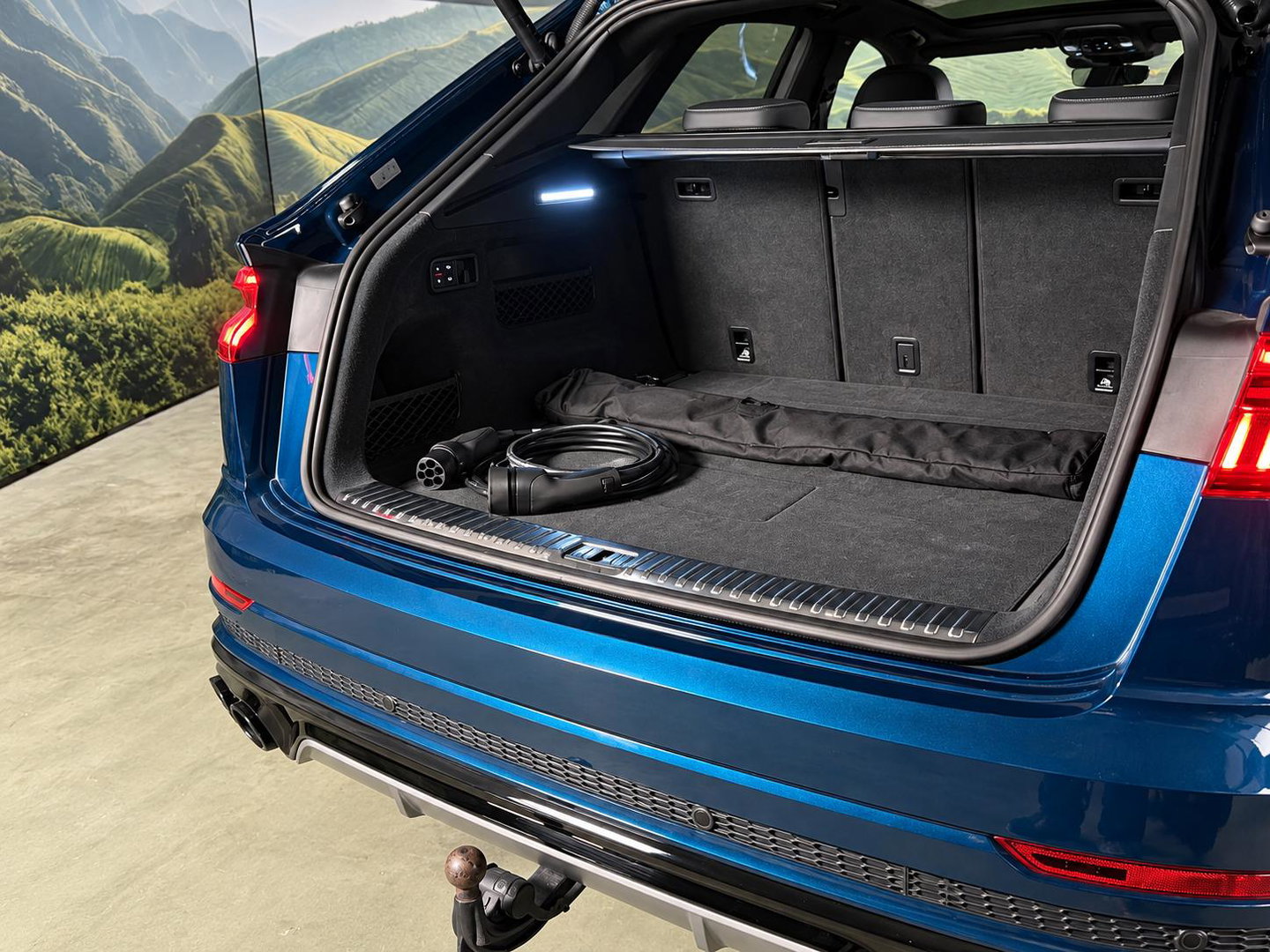 Audi Q8 55 TFSI e quattro Pro S-Line S-Line interieur l Luchtvering l Trekhaak l