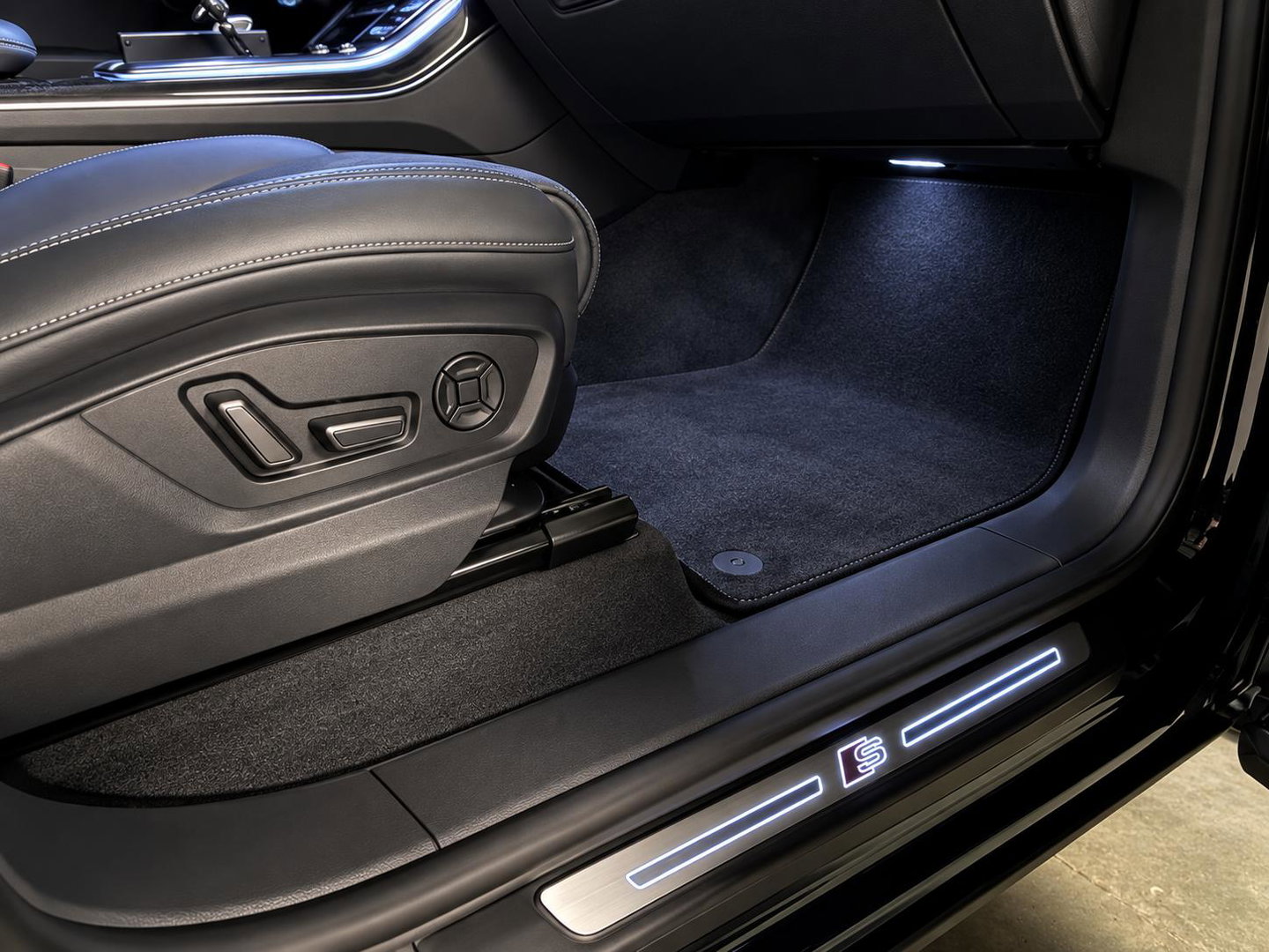 Audi Q8 55 TFSI e quattro Pro S-Line S-Line interieur l Luchtvering l Trekhaak l