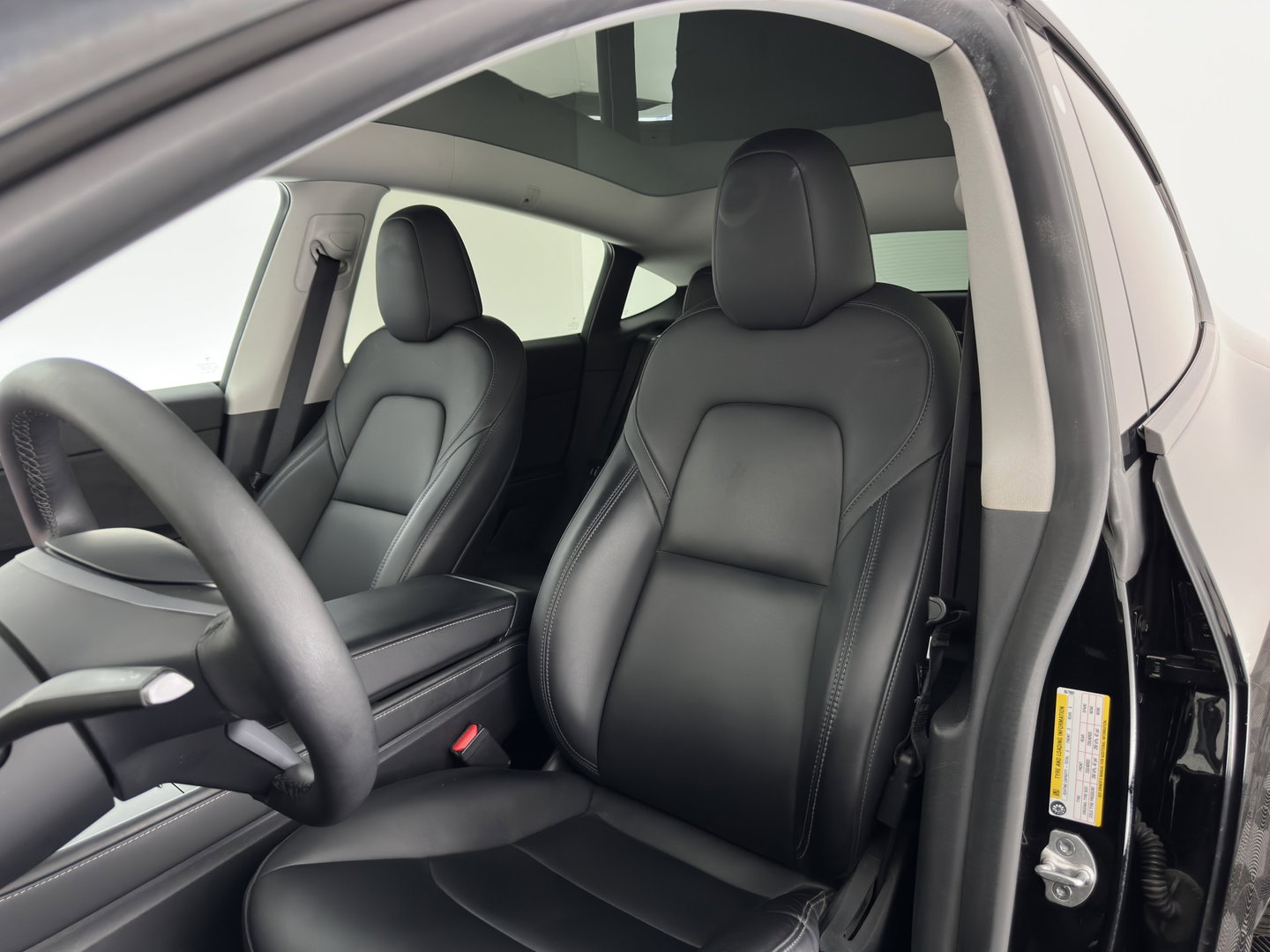 Tesla Model Y RWD 58 kWh [3-Fase-11kW] {SoH-89%} (INCL.BTW) Aut. *PANO | AUTO-PILOT | LEATHER | NAVI-FULLMAP | MATRIX-LED | KEYLESS | CAMERA | DAB+ | HEATED-COMFORTSEATS | PRIVACYGLASS | TOPVIEW | TOWBAR | 20''ALU*