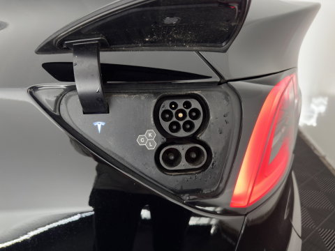Tesla Model Y RWD 58 kWh [3-Fase-11kW] {SoH-89%} (INCL.BTW) Aut. *PANO | AUTO-PILOT | LEATHER | NAVI-FULLMAP | MATRIX-LED | KEYLESS | CAMERA | DAB+ | HEATED-COMFORTSEATS | PRIVACYGLASS | TOPVIEW | TOWBAR | 20''ALU*