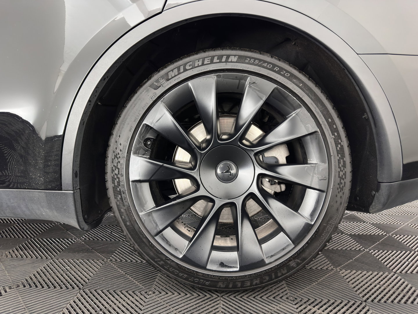 Tesla Model Y RWD 58 kWh [3-Fase-11kW] {SoH-89%} (INCL.BTW) Aut. *PANO | AUTO-PILOT | LEATHER | NAVI-FULLMAP | MATRIX-LED | KEYLESS | CAMERA | DAB+ | HEATED-COMFORTSEATS | PRIVACYGLASS | TOPVIEW | TOWBAR | 20''ALU*