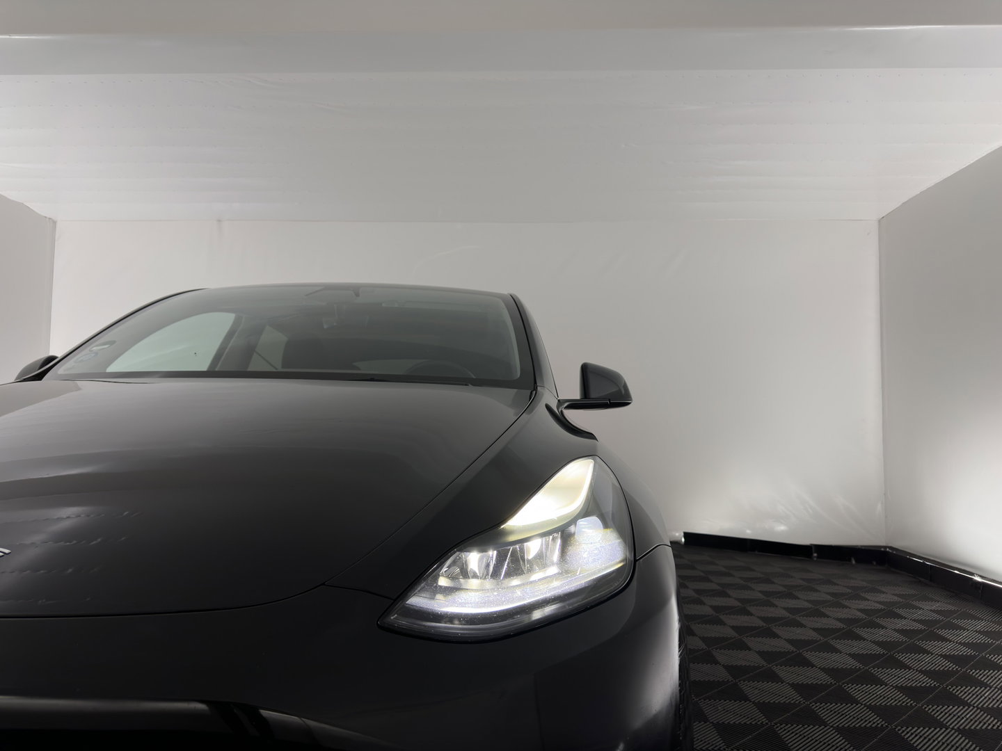 Tesla Model Y RWD 58 kWh [3-Fase-11kW] {SoH-89%} (INCL.BTW) Aut. *PANO | AUTO-PILOT | LEATHER | NAVI-FULLMAP | MATRIX-LED | KEYLESS | CAMERA | DAB+ | HEATED-COMFORTSEATS | PRIVACYGLASS | TOPVIEW | TOWBAR | 20''ALU*