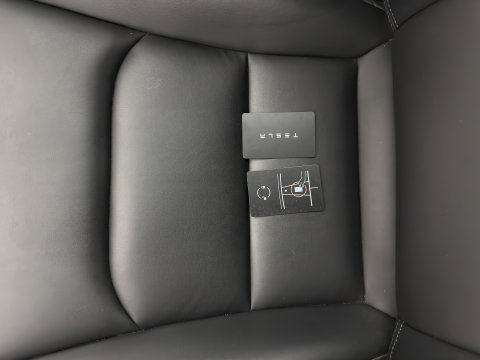 Tesla Model Y RWD 58 kWh [3-Fase-11kW] {SoH-89%} (INCL.BTW) Aut. *PANO | AUTO-PILOT | LEATHER | NAVI-FULLMAP | MATRIX-LED | KEYLESS | CAMERA | DAB+ | HEATED-COMFORTSEATS | PRIVACYGLASS | TOPVIEW | TOWBAR | 20''ALU*