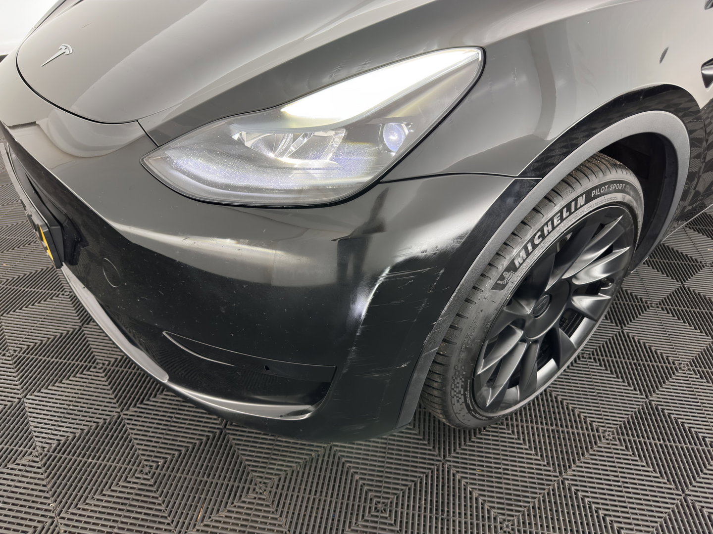 Tesla Model Y RWD 58 kWh [3-Fase-11kW] {SoH-89%} (INCL.BTW) Aut. *PANO | AUTO-PILOT | LEATHER | NAVI-FULLMAP | MATRIX-LED | KEYLESS | CAMERA | DAB+ | HEATED-COMFORTSEATS | PRIVACYGLASS | TOPVIEW | TOWBAR | 20''ALU*