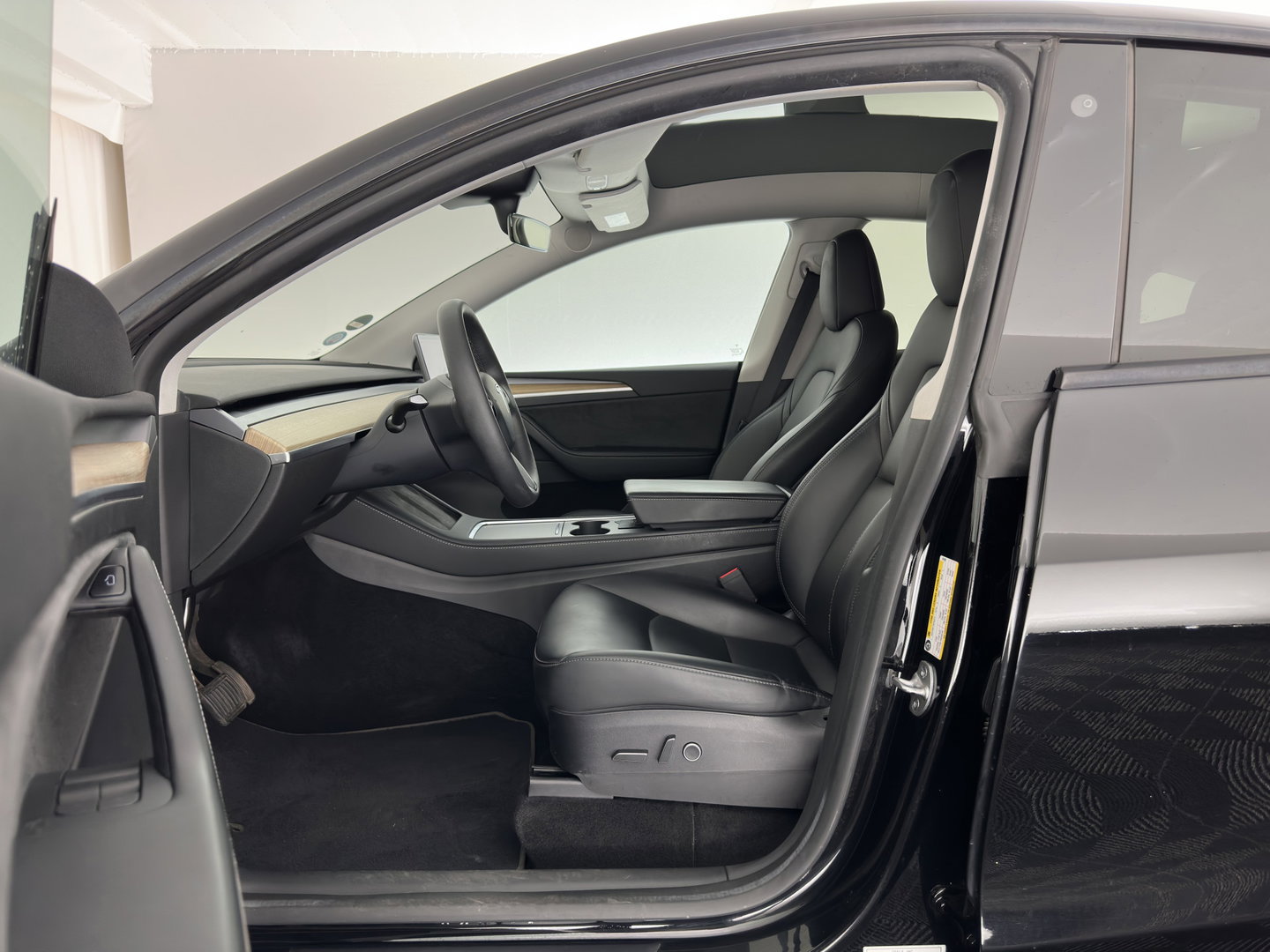 Tesla Model Y RWD 58 kWh [3-Fase-11kW] {SoH-89%} (INCL.BTW) Aut. *PANO | AUTO-PILOT | LEATHER | NAVI-FULLMAP | MATRIX-LED | KEYLESS | CAMERA | DAB+ | HEATED-COMFORTSEATS | PRIVACYGLASS | TOPVIEW | TOWBAR | 20''ALU*