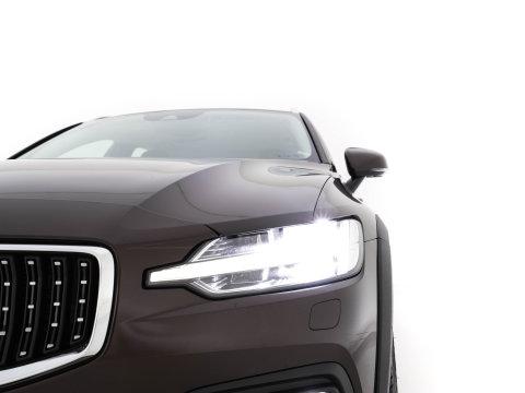 Volvo V60 Cross Country 2.0 D4 AWD Pro Aut. *LEATHER | FULL-LED | HARMAN/KARDON-AUDIO | NAVI-FULLMAP | MEMORY-PACK | BLIND-SPOT | DIGI-COCKPIT | HEATED/VENTILATED-CONTOURSEATS | CAMERA | ECC | PDC | CRUISE | TOWBAR | 18''ALU*