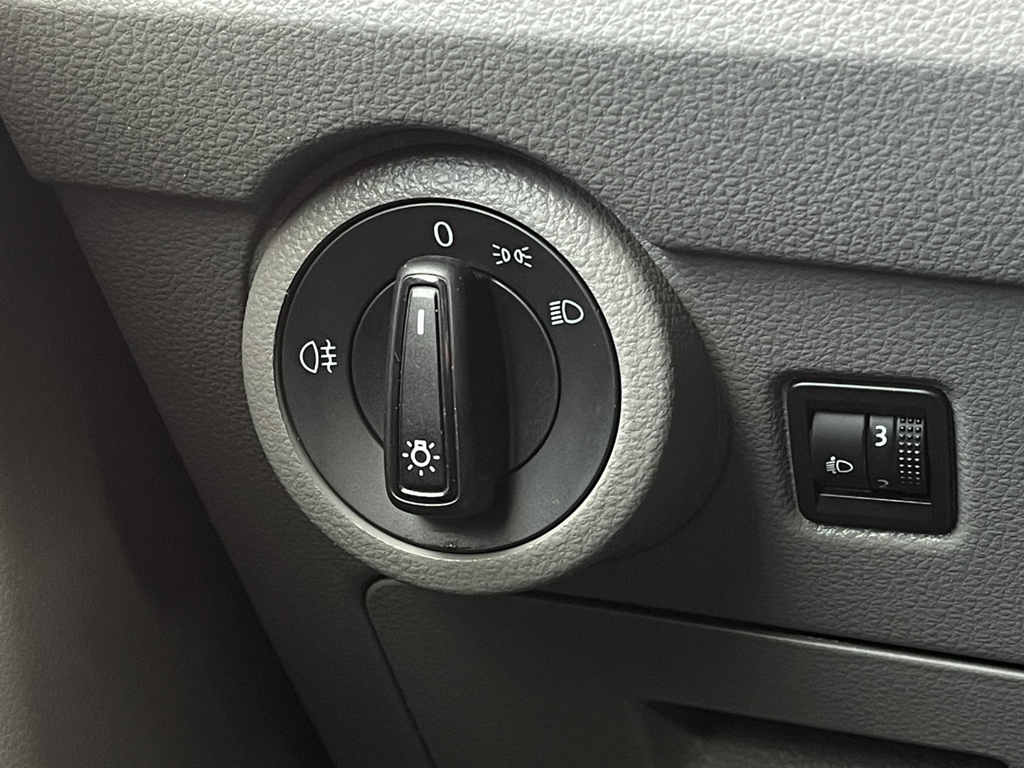 Volkswagen Transporter 2.0 TDI L1H1 28 | Trekhaak | Airconditioning | Bluetooth | Betonplex | Centrale Vergrendeling |