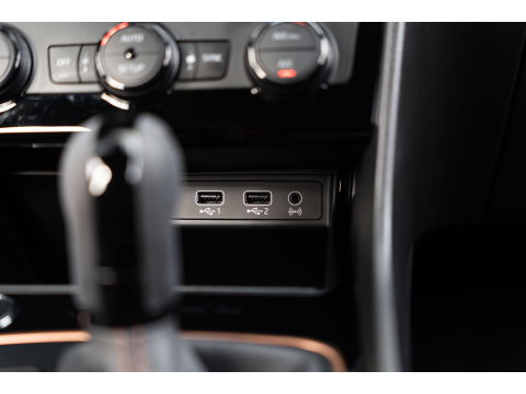 SEAT Leon ST 2.0 TSI 4DRIVE CUPRA R CARBON BREMBO BEATS