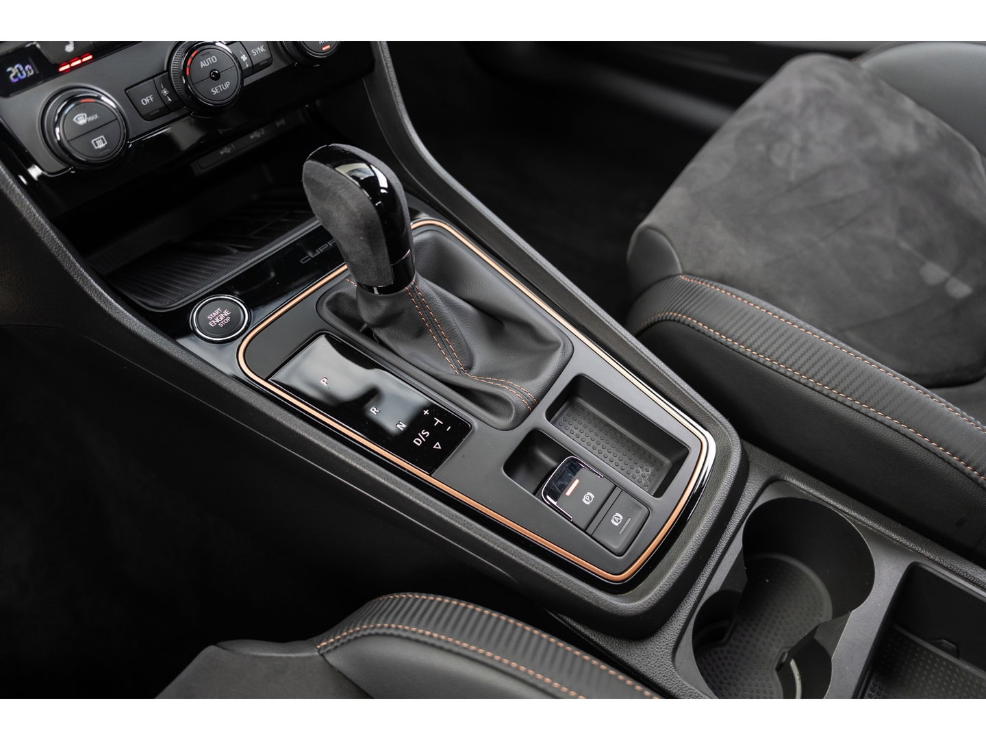 SEAT Leon ST 2.0 TSI 4DRIVE CUPRA R CARBON BREMBO BEATS