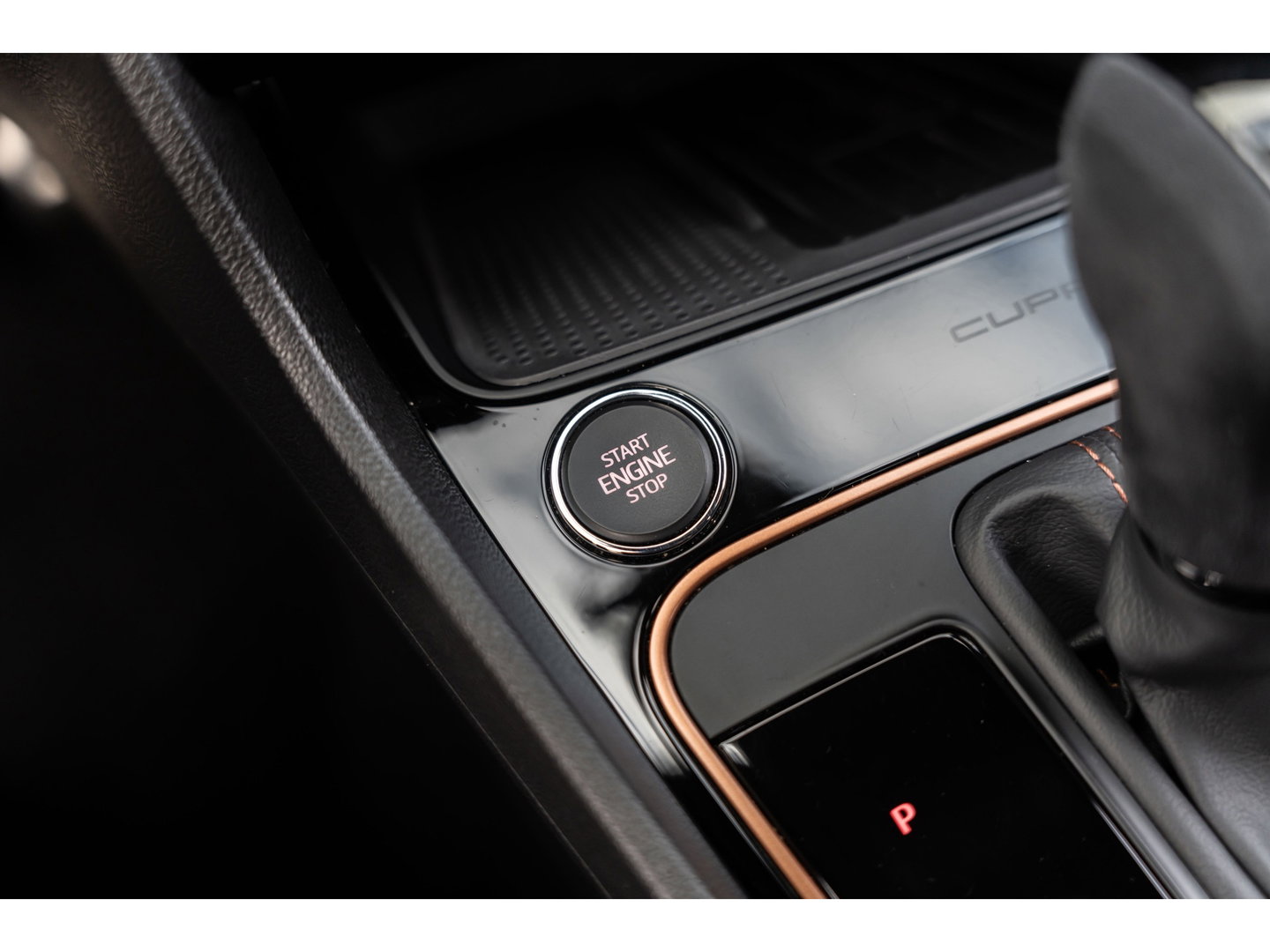 SEAT Leon ST 2.0 TSI 4DRIVE CUPRA R CARBON BREMBO BEATS