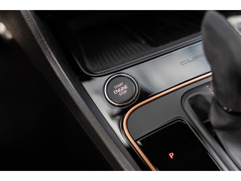 SEAT Leon ST 2.0 TSI 4DRIVE CUPRA R CARBON BREMBO BEATS