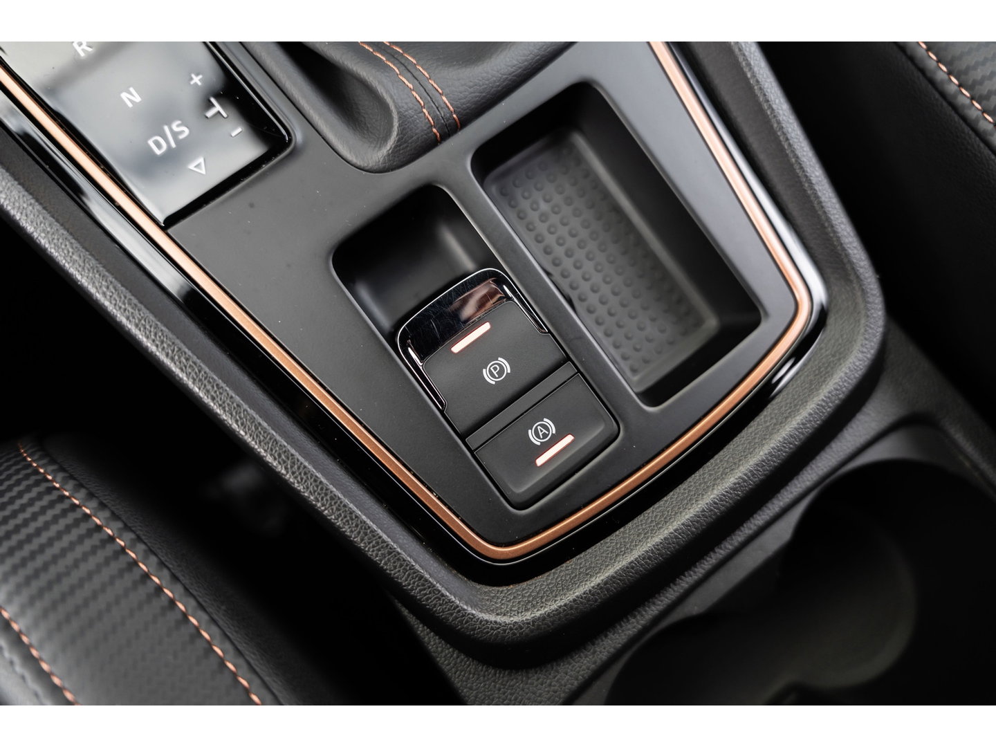 SEAT Leon ST 2.0 TSI 4DRIVE CUPRA R CARBON BREMBO BEATS