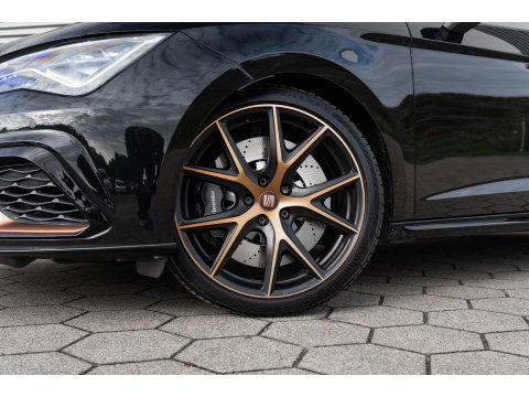 SEAT Leon ST 2.0 TSI 4DRIVE CUPRA R CARBON BREMBO BEATS