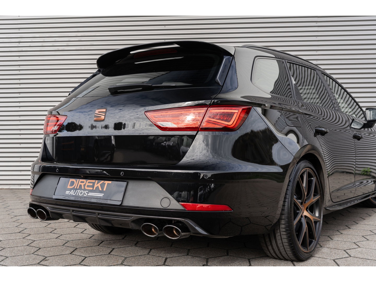 SEAT Leon ST 2.0 TSI 4DRIVE CUPRA R CARBON BREMBO BEATS