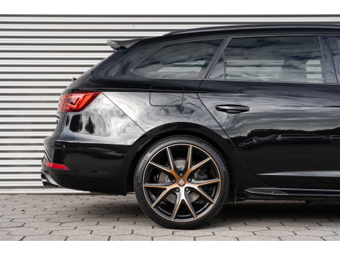 SEAT Leon ST 2.0 TSI 4DRIVE CUPRA R CARBON BREMBO BEATS