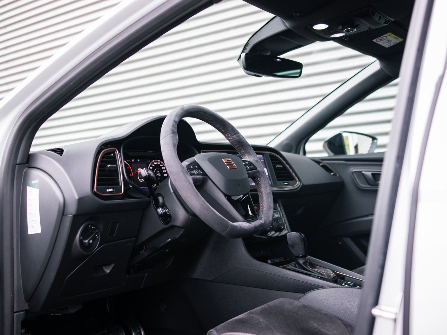 SEAT Leon ST 2.0 TSI CUPRA R 4DRIVE PANO CARBON BREMBO BEATS