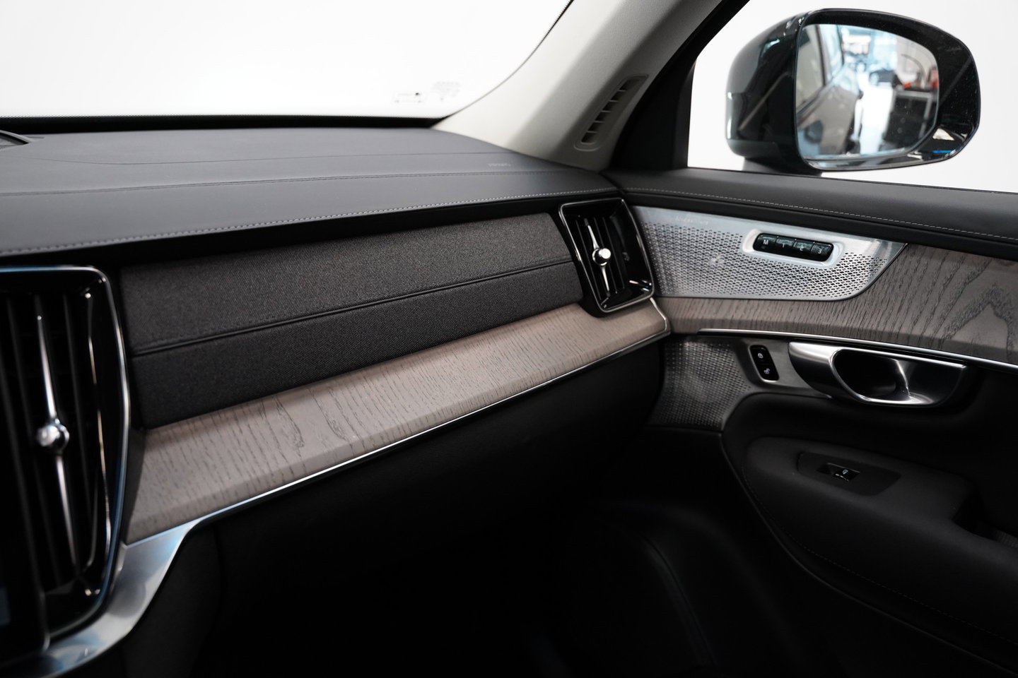 Volvo XC90 2.0 T8 Plug-in hybrid AWD Ultra Dark Panoramadak Bowers & Wilkins Leder Memory 360 Camera 7 Persoons