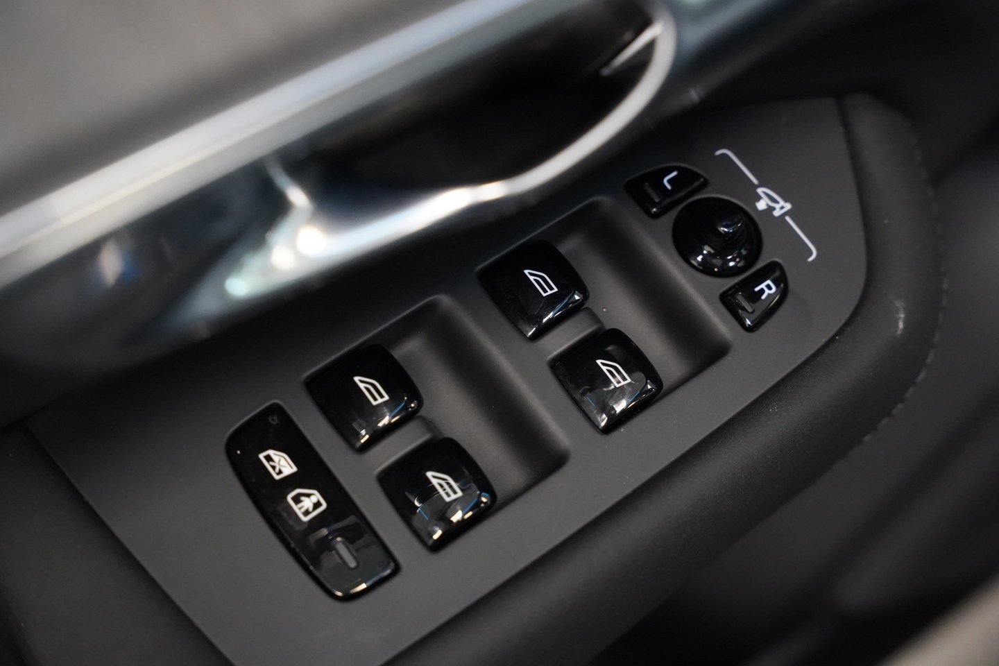 Volvo XC90 2.0 T8 Plug-in hybrid AWD Ultra Dark Panoramadak Bowers & Wilkins Leder Memory 360 Camera 7 Persoons