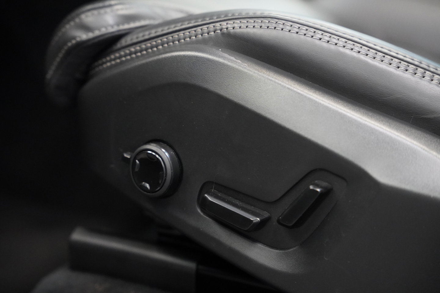 Volvo XC90 2.0 T8 Plug-in hybrid AWD Ultra Dark Panoramadak Bowers & Wilkins Leder Memory 360 Camera 7 Persoons
