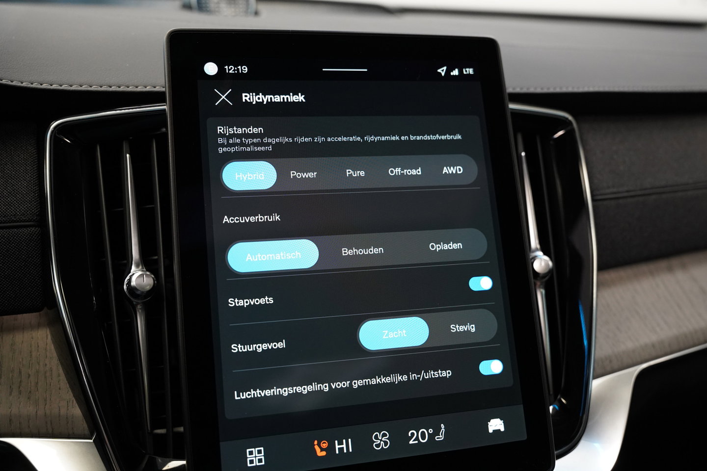 Volvo XC90 2.0 T8 Plug-in hybrid AWD Ultra Dark Panoramadak Bowers & Wilkins Leder Memory 360 Camera 7 Persoons