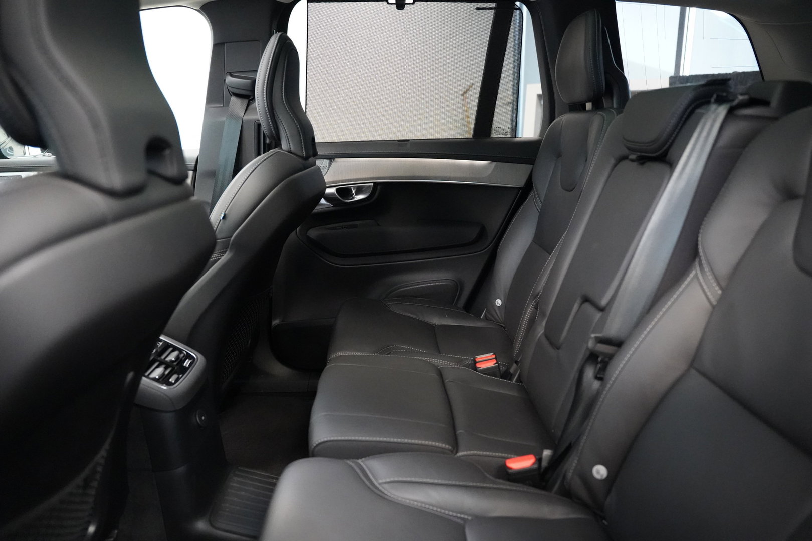 Volvo XC90 2.0 T8 Plug-in hybrid AWD Ultra Dark Panoramadak Bowers & Wilkins Leder Memory 360 Camera 7 Persoons