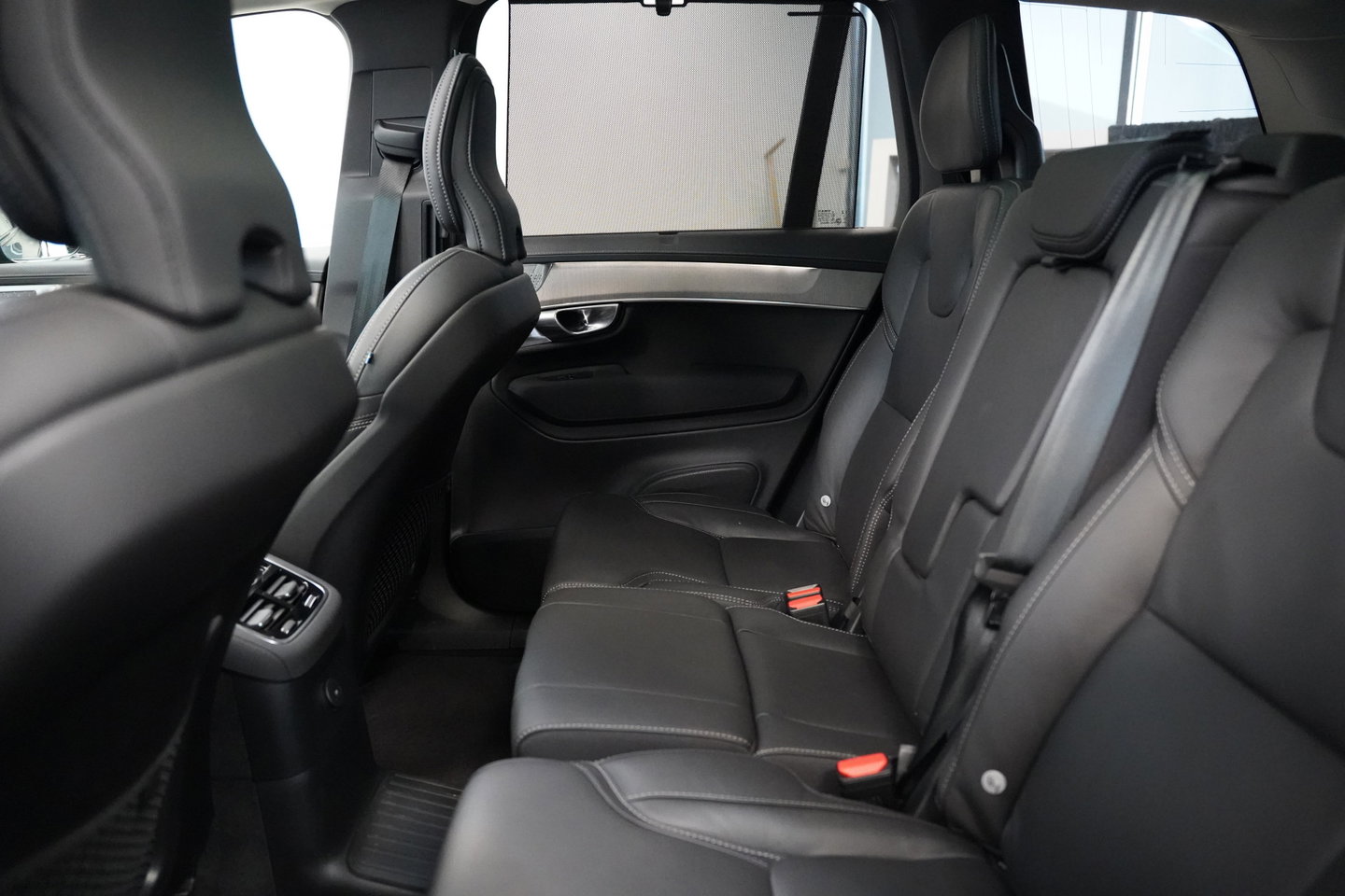 Volvo XC90 2.0 T8 Plug-in hybrid AWD Ultra Dark Panoramadak Bowers & Wilkins Leder Memory 360 Camera 7 Persoons